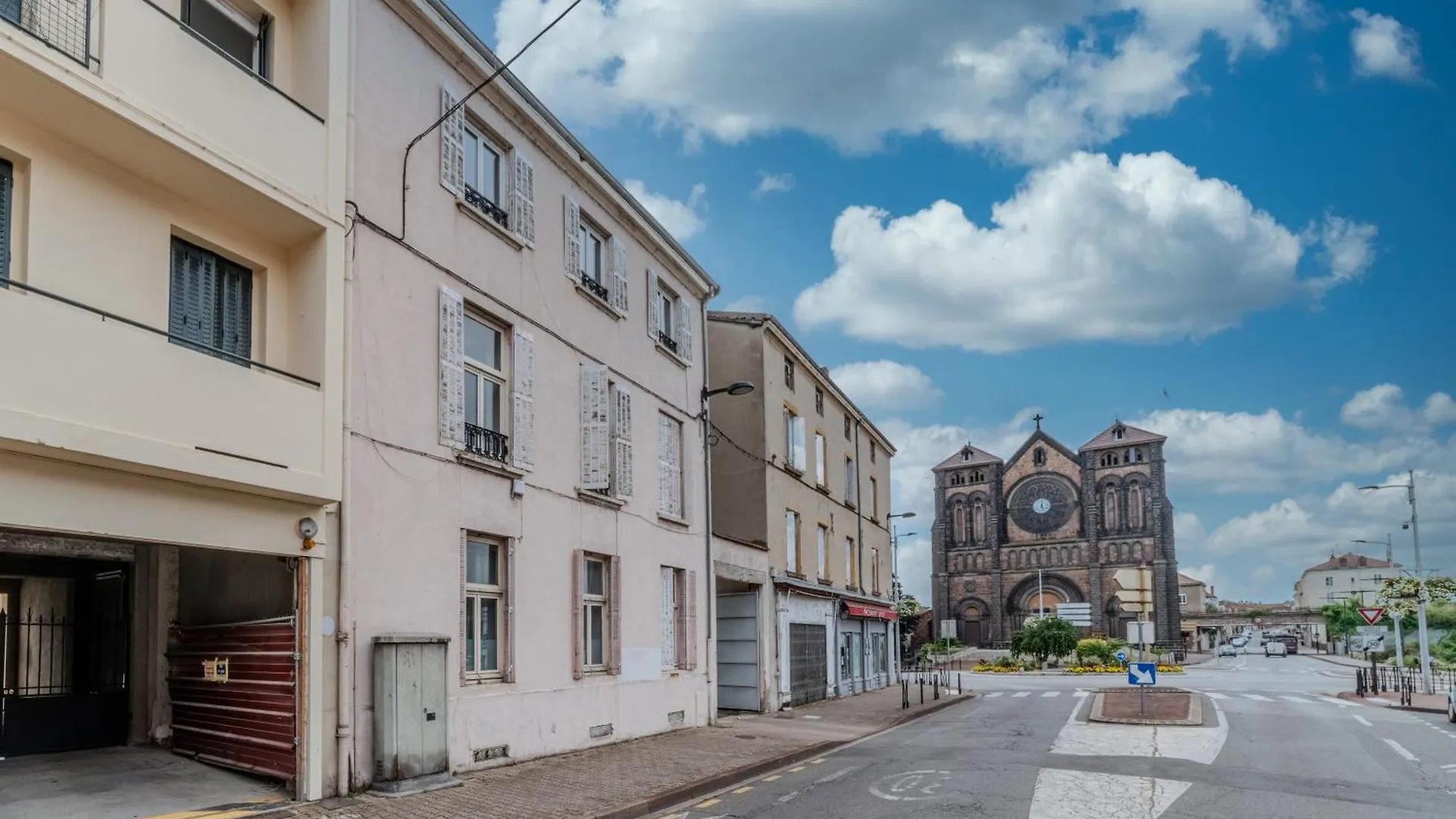 Ficus Roanne Centre-Ville - Clim & Parking