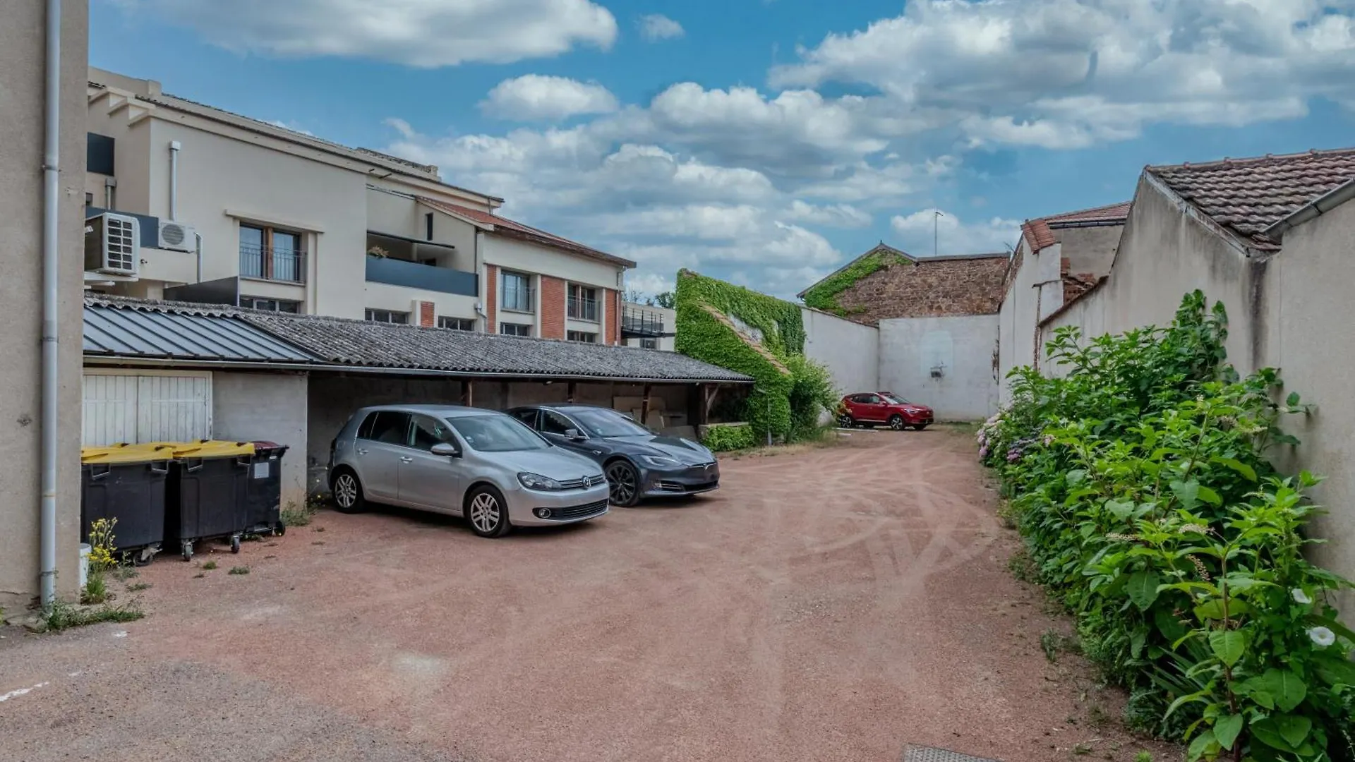 Ficus Roanne Centre-Ville - Clim & Parking 0*,